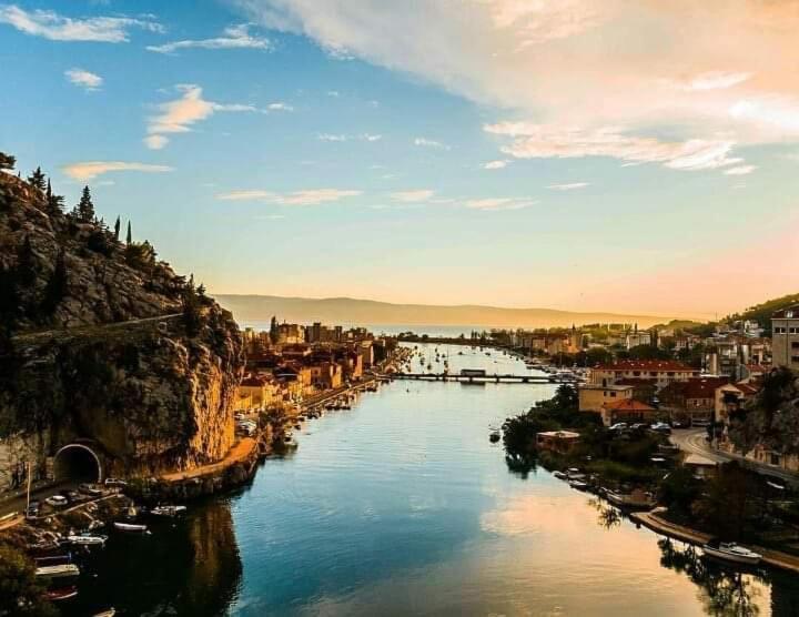 Apartman *Sanja* Omis Omiš Exterior foto