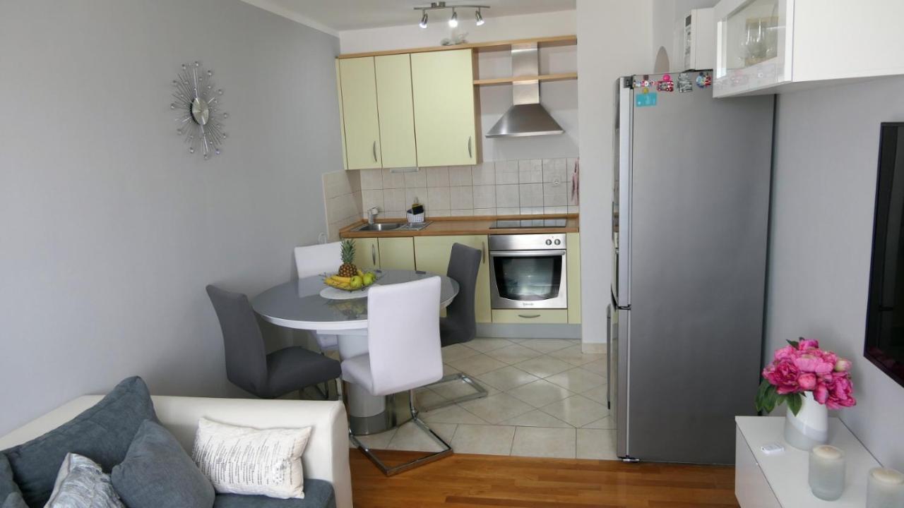 Apartman *Sanja* Omis Omiš Exterior foto