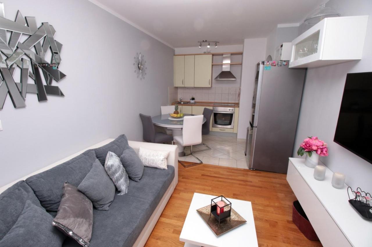 Apartman *Sanja* Omis Omiš Exterior foto