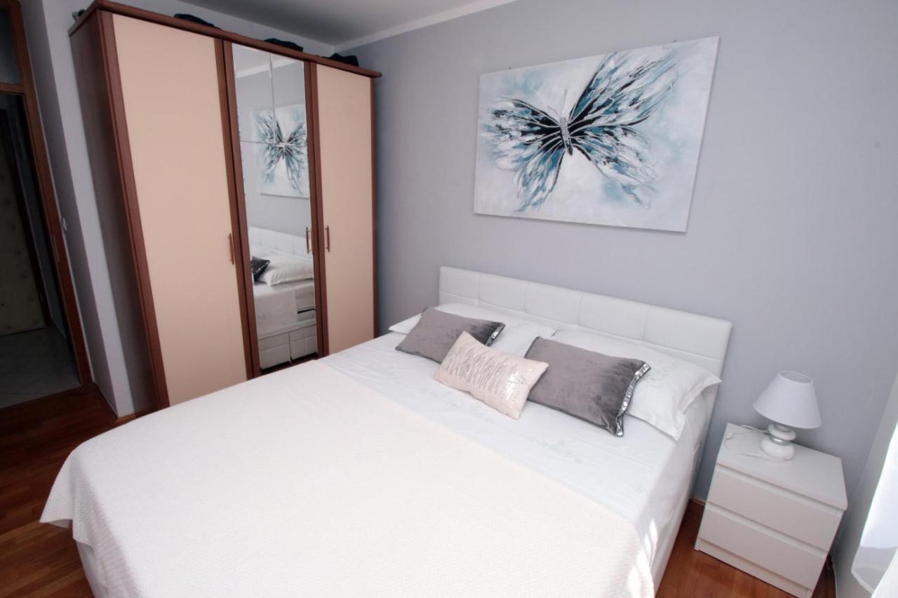 Apartman *Sanja* Omis Omiš Exterior foto